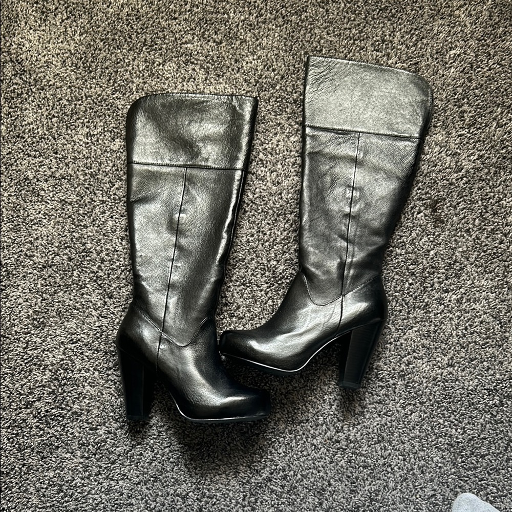 Elegant Black Knee-High Women's Boots